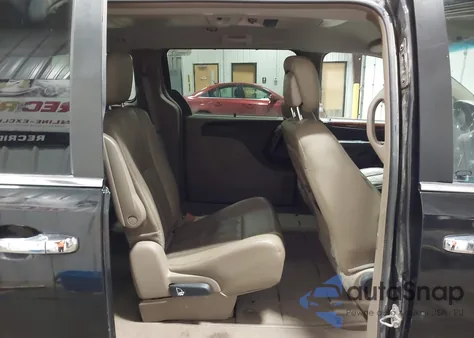 2016 Chrysler Town & Country Touring from USA, damaged, VIN 2C4RC1BG1GR247431